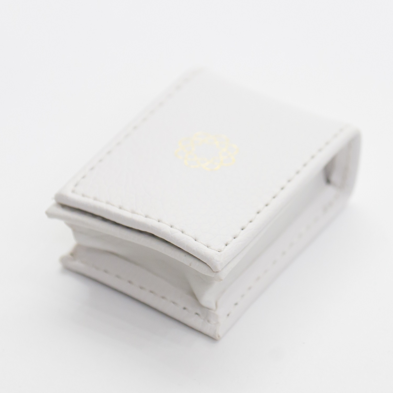 御守り御本尊様レザーケース ホワイト 創価学会仏具 | 【公式】創価